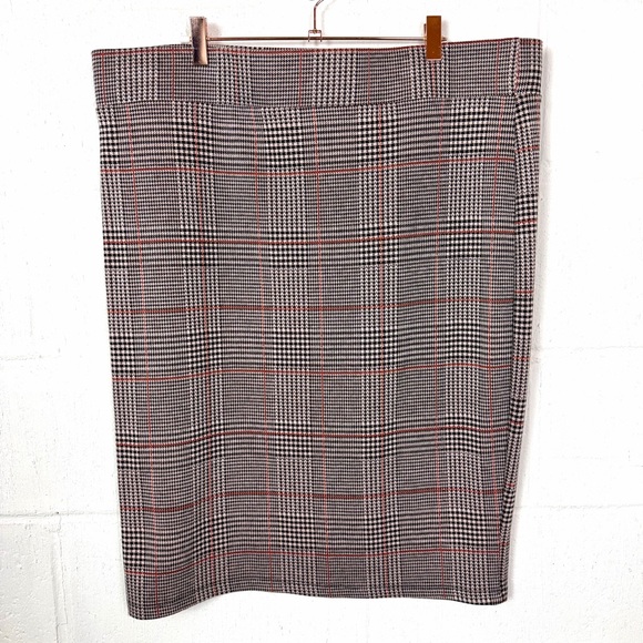 Olivia Blu Dresses & Skirts - Olivia Blu Pencil Skirt Brown Plaid Stretch Slit Lightweight‎ Office Career 2X